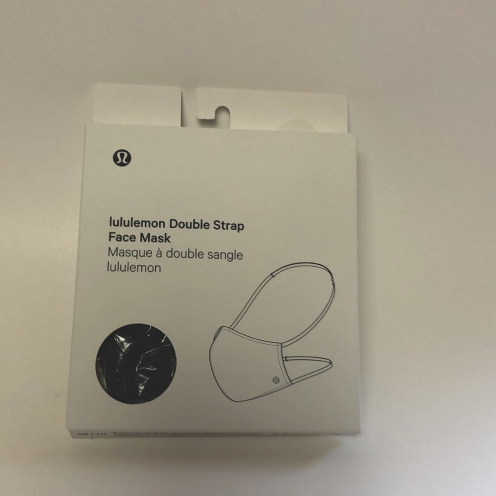 NWT Lululemon double strap face mask